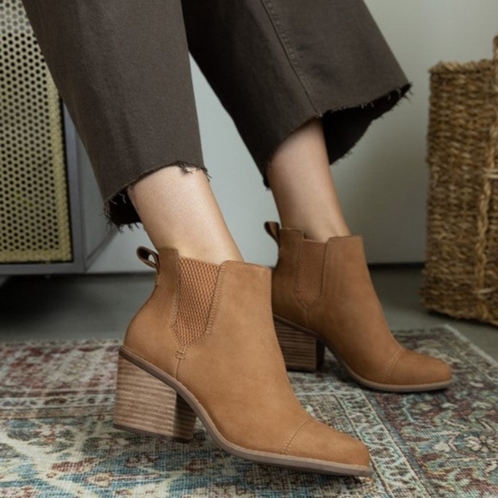 Women's TOMS® Everly Chelsea Boots, Nubuck Size 8
